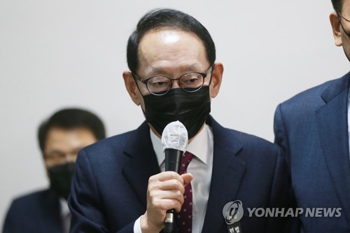 발언하는 김도읍 간사