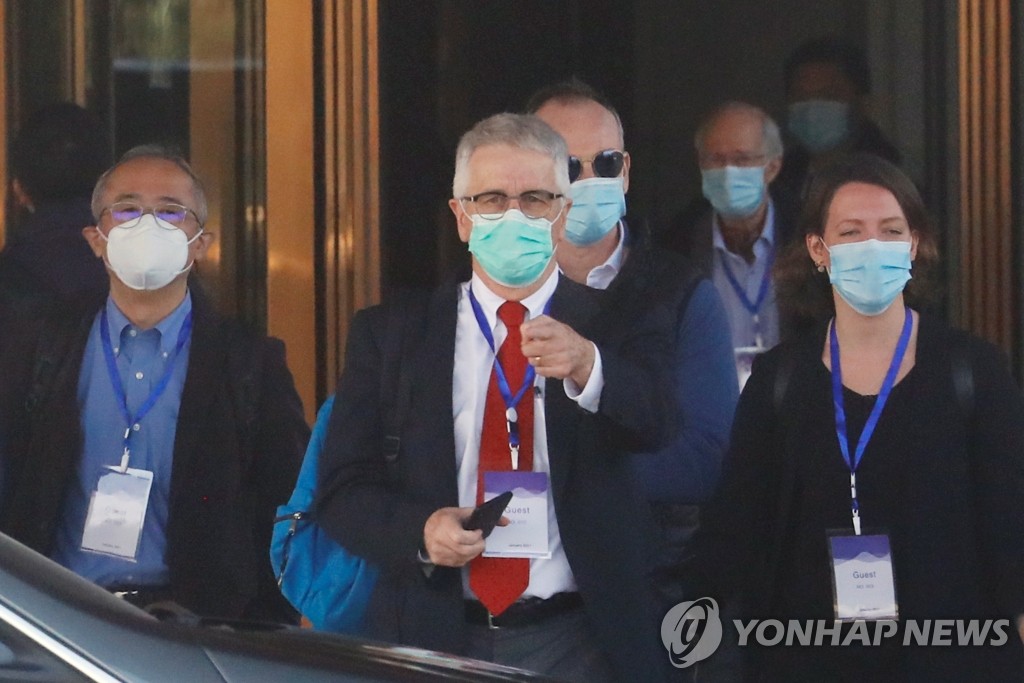 중국 우한에서 현장조사 나서는 'WHO 코로나19 기원 조사팀'