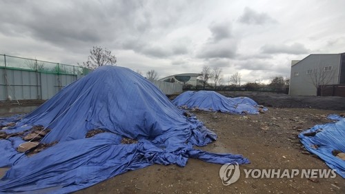 서대구역 진출입로에서 발견된 쓰레기더미