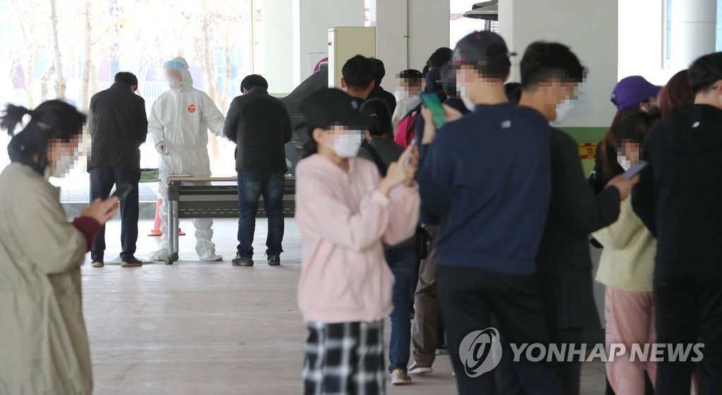 19명 확진자에 선별검사소 분주한 세종시