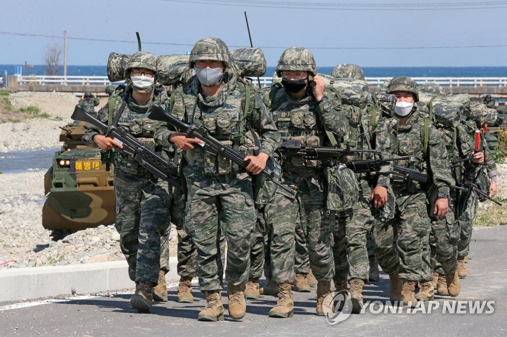 이동하는 해병대원