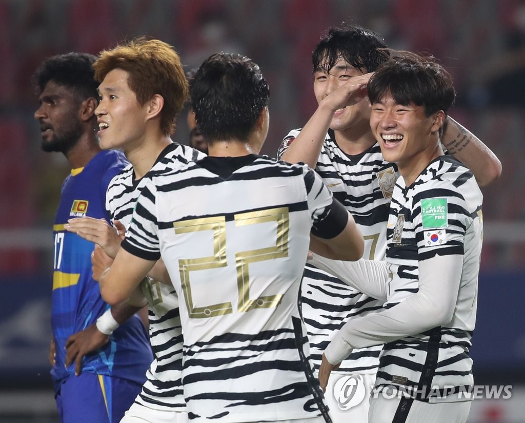 정상빈 미소