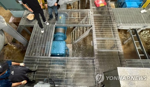 춘천시 상수도관 파손…긴급보수