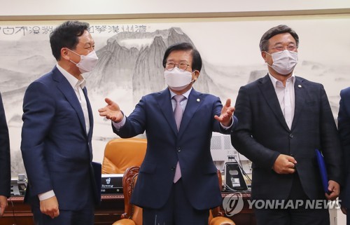 추경안ㆍ상임위원장 배분 합의한 양당 원내대표