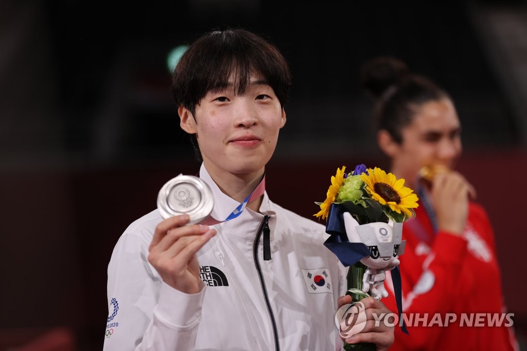 한국 태권도, 올림픽 사상 첫 '노골드'…이다빈, +67㎏급 은메달 