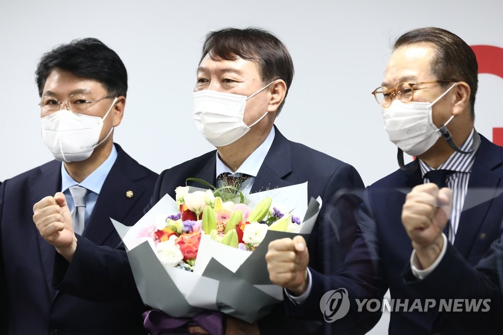 前検事総長 最大野党から大統領選へ 前検事総長 最大野党から大統領選へ