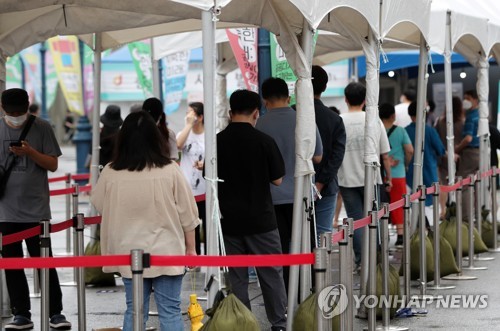 코로나19 국내 누적 확진자 20만명 넘어서