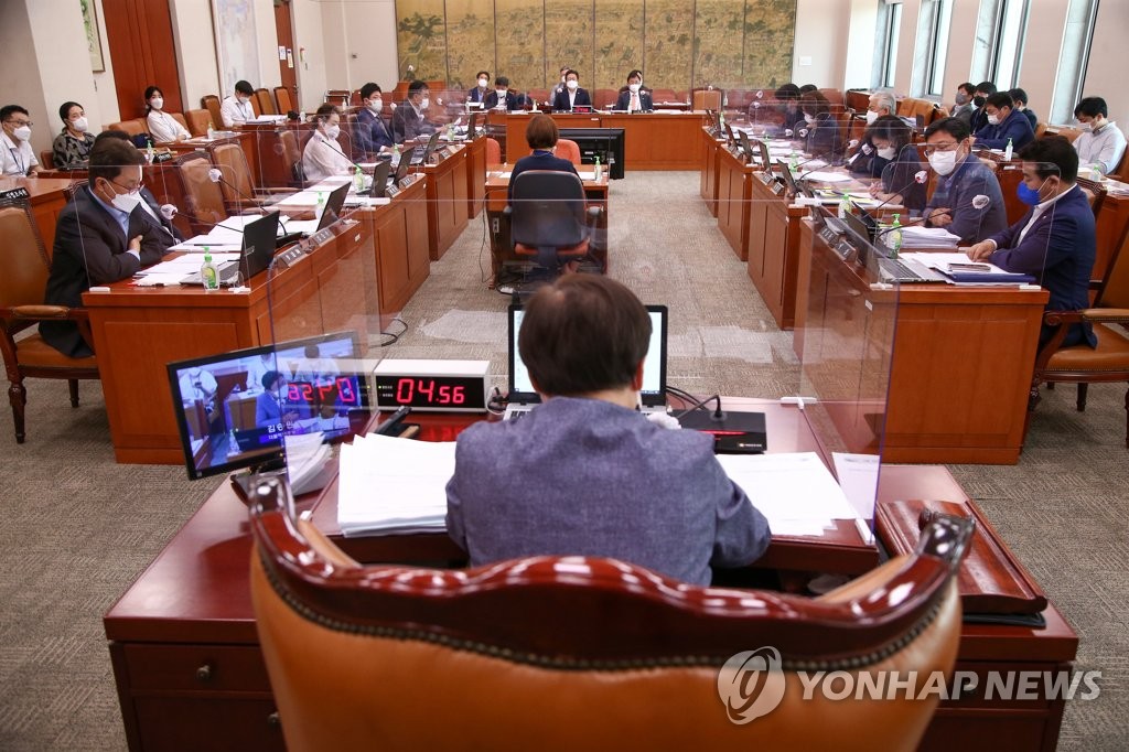 문체위, 언론중재법 심의