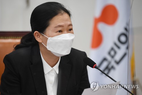 발언하는 국민의당 권은희 원내대표