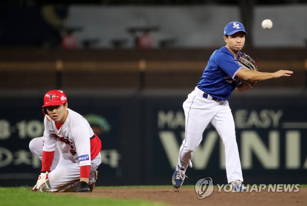 '1루 상황이 궁금해'