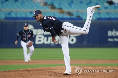 두산 미란다 '역투'