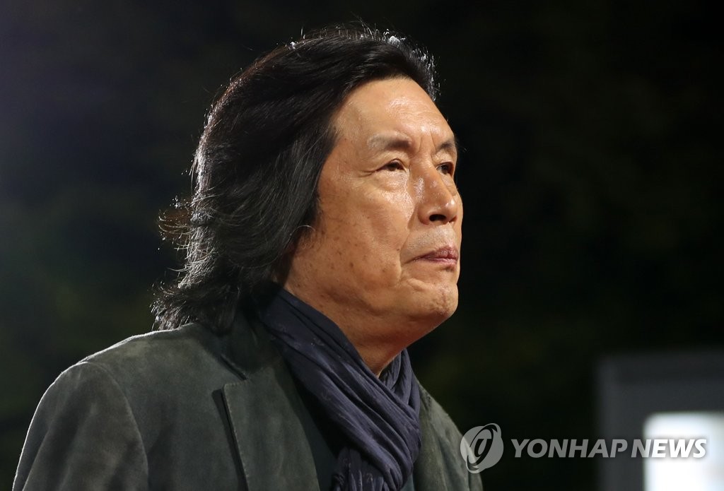 Director Lee Chang-dong Director Lee Chang-dong