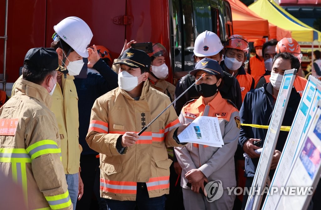 금천구 사고 현장 찾은 오세훈 서울시장