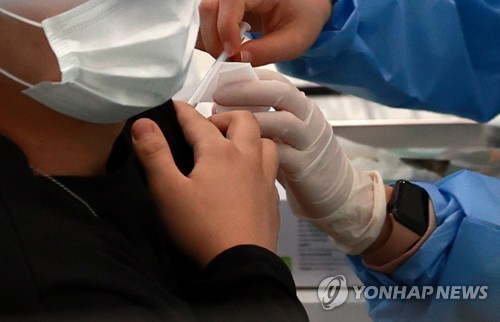 Los casos nuevos de coronavirus caen por debajo de 1.500 en medio del progreso de la campaña de vacunación