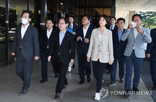 민주당 윤석열정권 정치탄압대책위원회, 서울중앙지검 항의방문