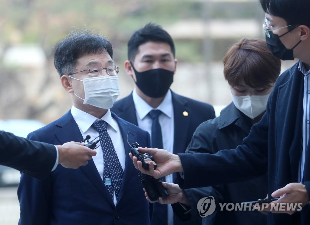 법정 향하는 김만배