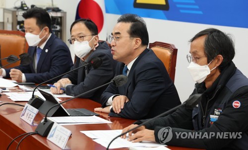 민주당 화물연대본부 안전운임제 확대를 위한 간담회