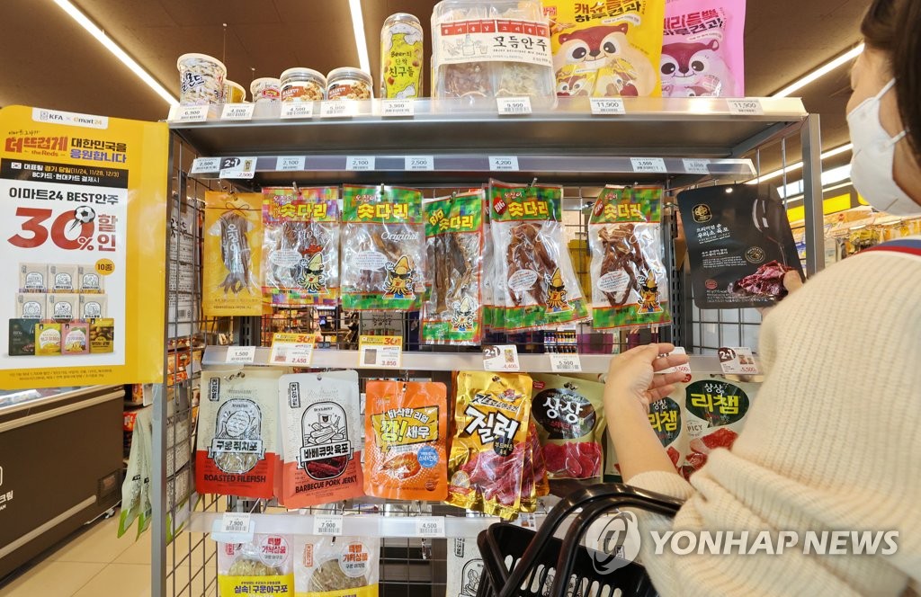 월드컵 개막 후 편의점 주류·안주 매출 급증