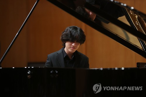 '반 클라이번 최연소 우승자' 임윤찬 연주