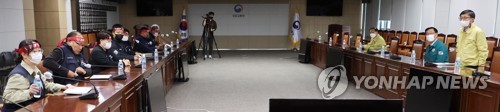 국토부- 화물연대, 첫 교섭 시작