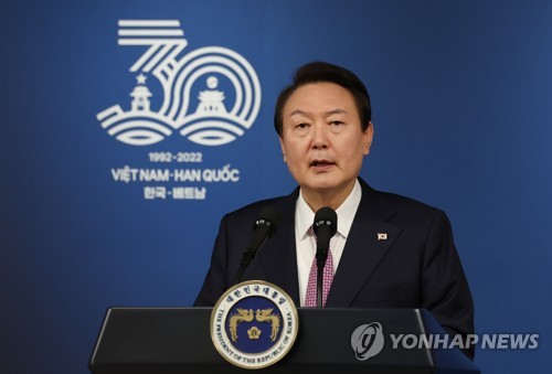 정상회담 마치고 공동 언론발표하는 윤 대통령
