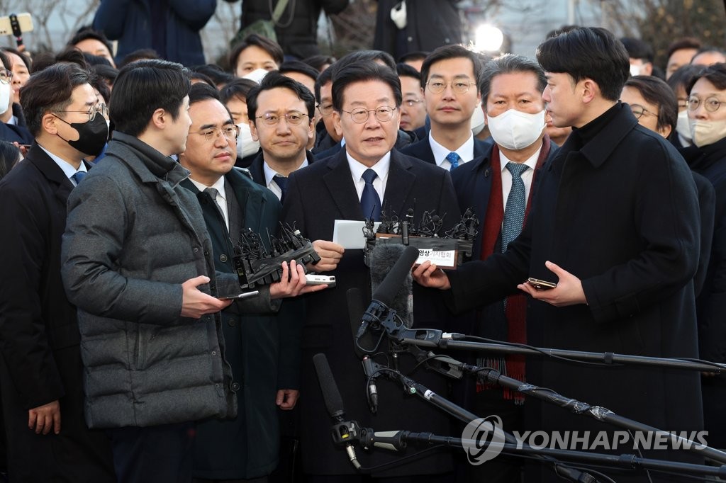 Lee Jae-myung devant le Parquet