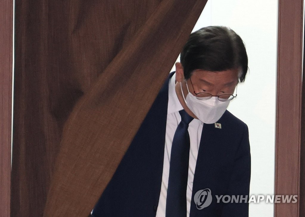 투표 마친 이재명 대표