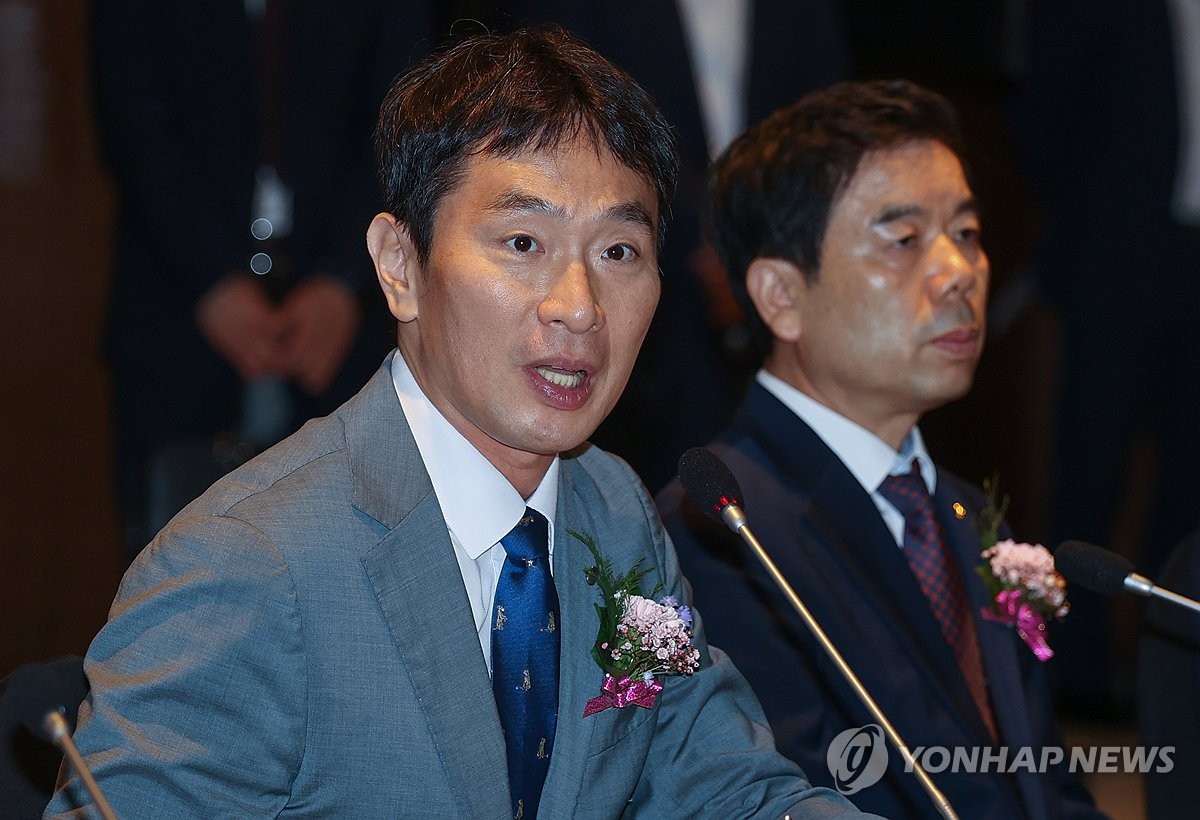 인사말 하는 이복현 금융감독원장