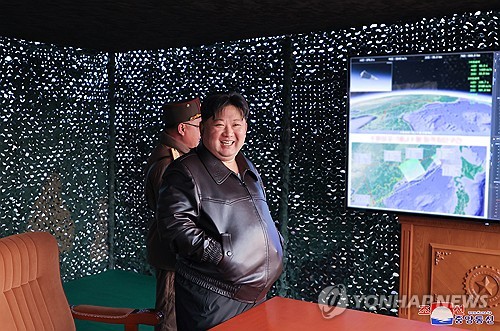 북, '글라이더형 극초음속미사일' 첫 성공…요격 어려워 위협적