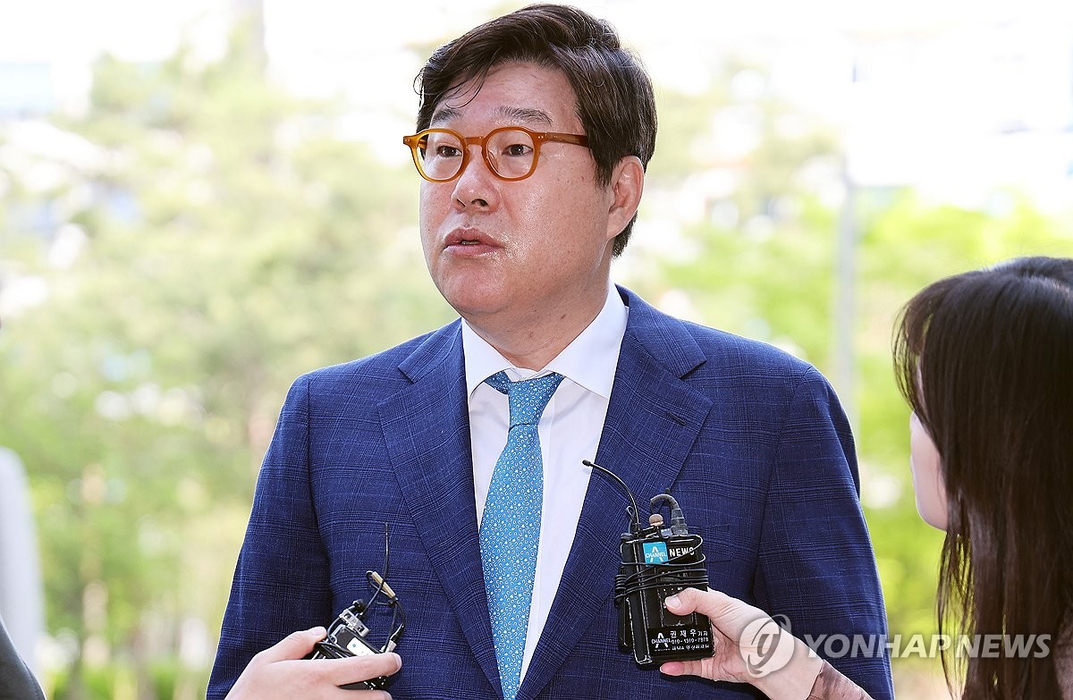 검찰, '이화영 뇌물공여·대북송금' 김성태에 징역 3년6월 구형