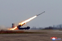 北朝鮮が短距離弾道ミサイル数発発射　「超大型放射砲」か