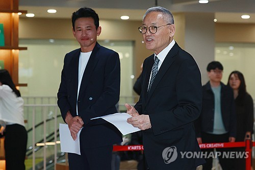23일 '세계 책의 날' 행사 풍성…유인촌 장관·황정민 낭독회
