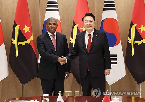 Yoon y su homólogo de Angola instan a ampliar la cooperación económica