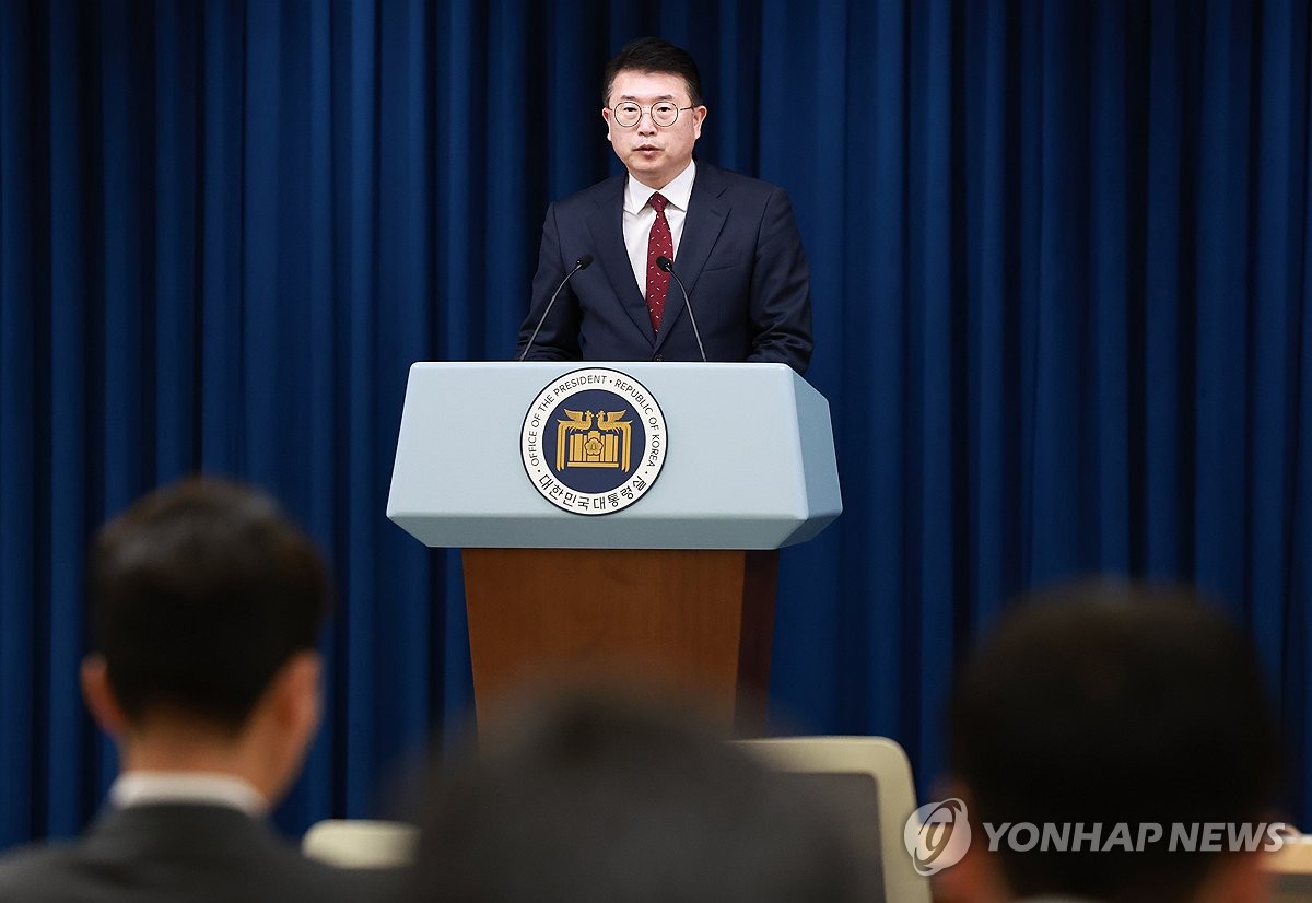 Jang Sang-yoon, senior presidential secretary for social policy, speaks during a media briefing at the presidential office in Seoul on May 19, 2024. (Yonhap)