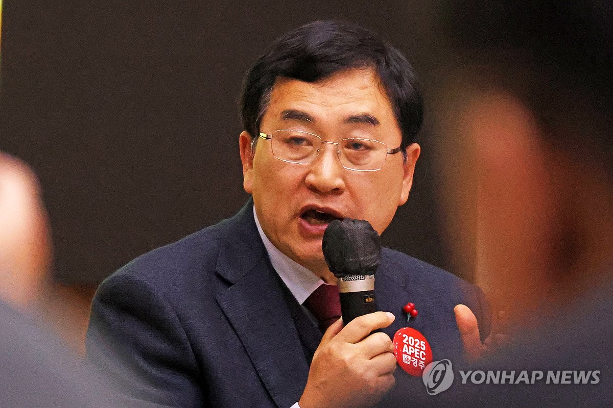 기자 간담회하는 경주시장