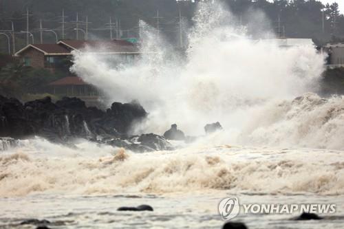 إعصار ميتاج يتسبب في مقتل 6 وفقدان العديد من الأشخاص في كوريا الجنوبية - 2