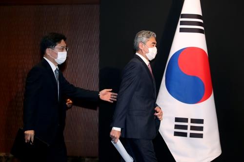 سونغ كيم: واشنطن ستواصل المحادثات مع كوريا الجنوبية بشأن إعلان نهاية الحرب الكورية