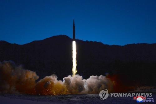 الجيش الكوري الجنوبي: كوريا الشمالية تطلق ما يبدو أنهما صاروخان باليستيان باتجاه الشرق