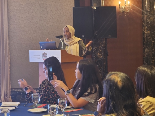 محاضرة " النساء الإماراتيات: توسيع التراث الإنساني والهوية المستدامة" تقديم د.عائشة بالخير - 4