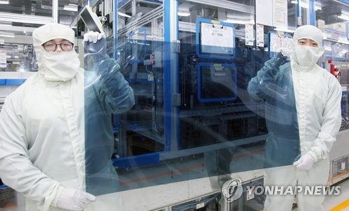 Chinese firms expanding share in world LCD market: data - 1