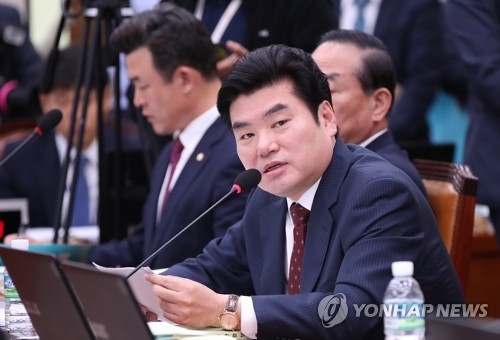 Rep. Won Yoo-chul of the main opposition Liberty Korea Party is seen in this photo filed Oct. 12, 2017. (Yonhap)