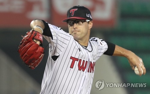 In this file photo taken Sept. 19, 2017, David Huff of the LG Twins throws a pitch against the KT Wiz during the teams' Korea Baseball Organization regular season game at Jamsil Stadium in Seoul. (Yonhap)