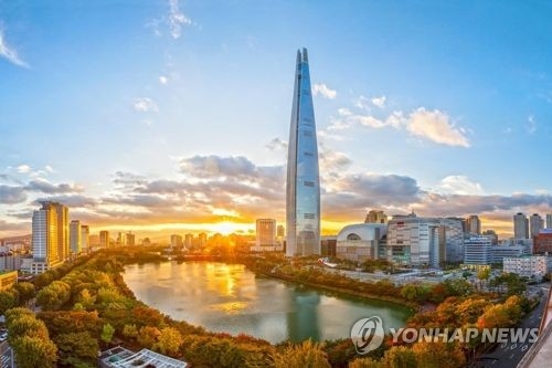 This undated photo provided by Lotte Hotel & Resorts shows retail giant Lotte's 123-story building in eastern Seoul where its hotel Signiel is located. (Yonhap) 