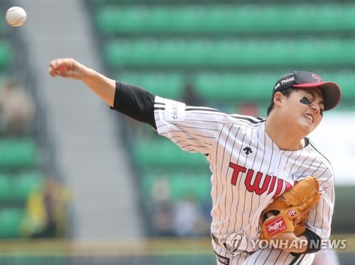 his back view even screams HANDSOME ✨ 230416 LG Twins Pitching Event WEi  Naver Post 📍  #kimyohan #yohan #김요한…