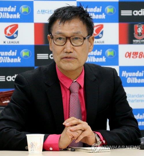This file photo taken on April 23, 2014, shows then-Bucheon FC 1995 head coach Choi Jin-han. (Yonhap)