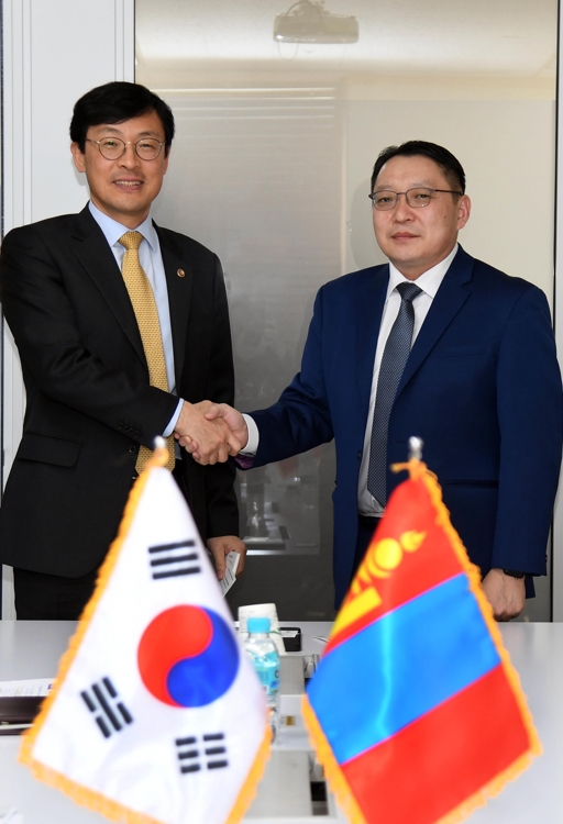 Mongolia calls for S. Korea's help in economic development plan