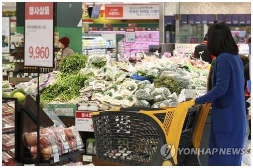 (LEAD) Consumer price growth stays below 1 pct for 5th month - 1