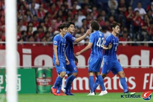 (LEAD) Ulsan beat Urawa in 1st knockout match at AFC Champions League