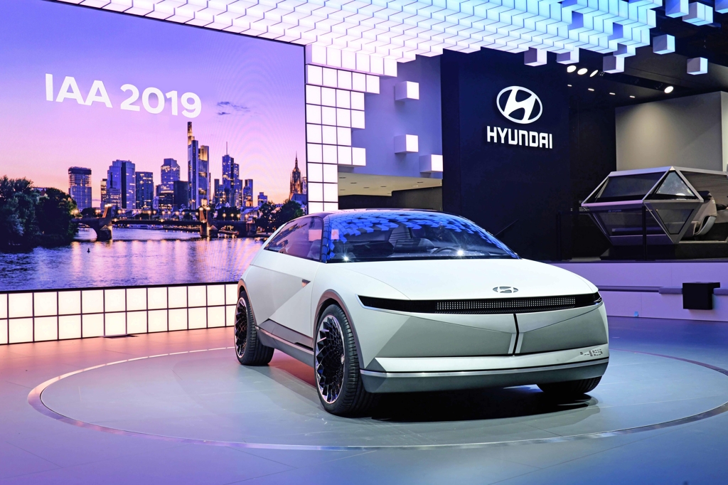 This undated photo provided by Hyundai Motor shows the carmaker's EV concept 45 on display at the Frankfurt Motor Show. (PHOTO NOT FOR SALE) (Yonhap) 