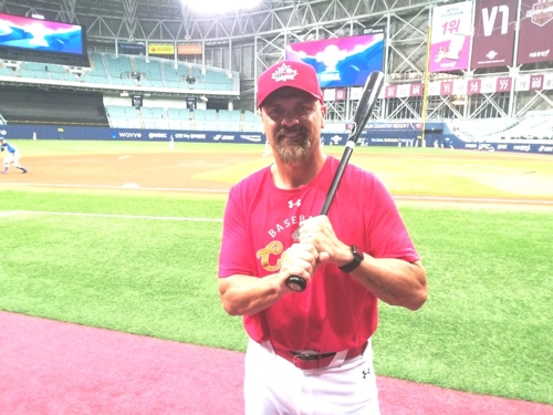 Canadian Larry Walker among All-Star softball game participants 